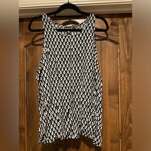 Sleeveless Patterned Blouse